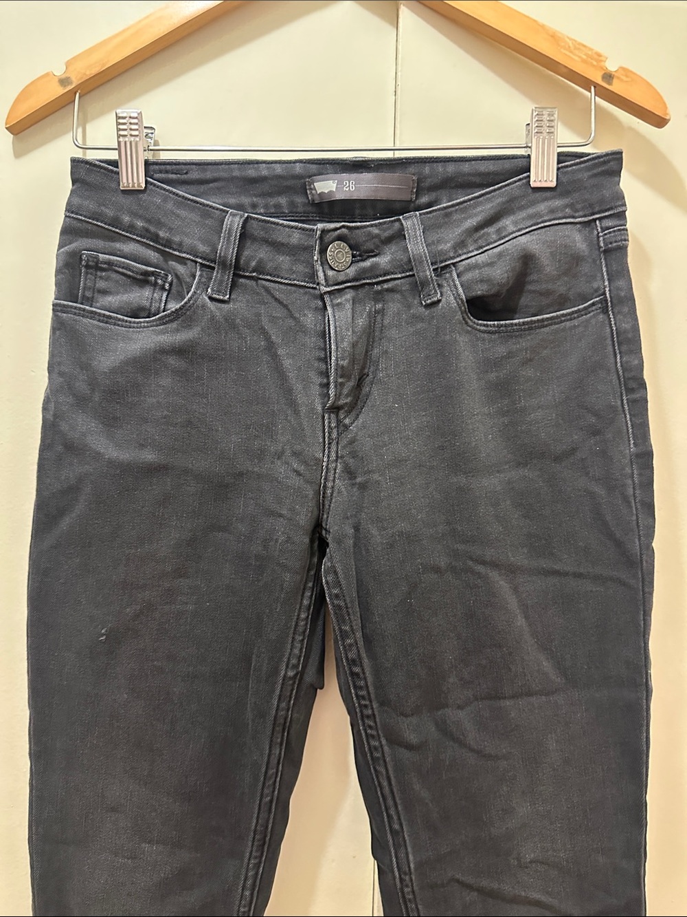 Levi’s Low Rise Skinny Gray/Black Jeans